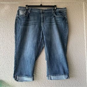 Earl Jean Women's Cuffed  Denim Capri Jeans w/Rhinestone pockets 22W